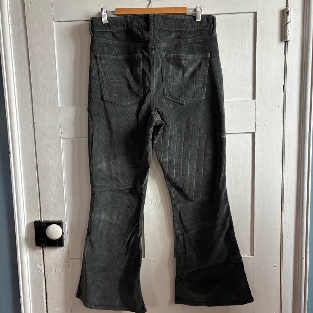 American Eagle Hi-Rise Flare Corduroy Pants - Picture 5 of 10